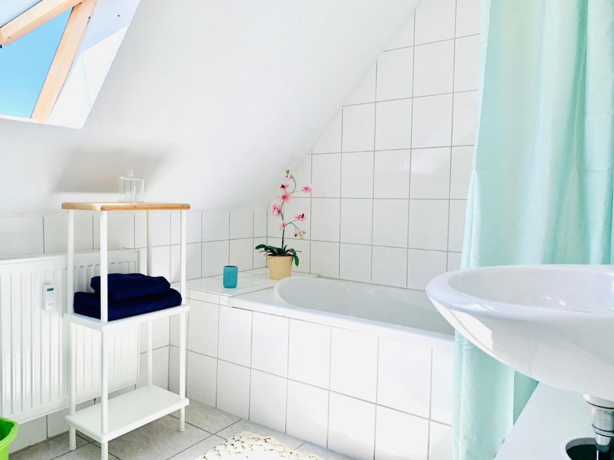Ferienwohnung Liesel - Kuche, Bad, Wlan, 3 Schlafzimmer, Parkplatz Malterdingen ภายนอก รูปภาพ